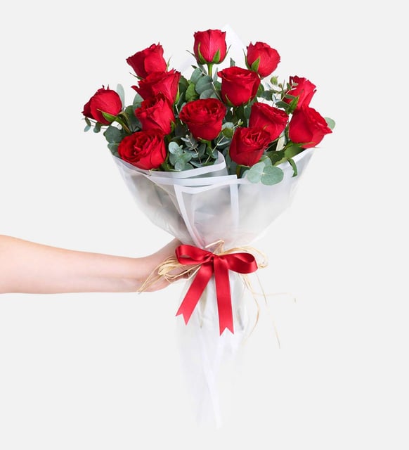 باقة 13 وردة حمراء