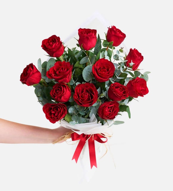باقة 13 وردة حمراء